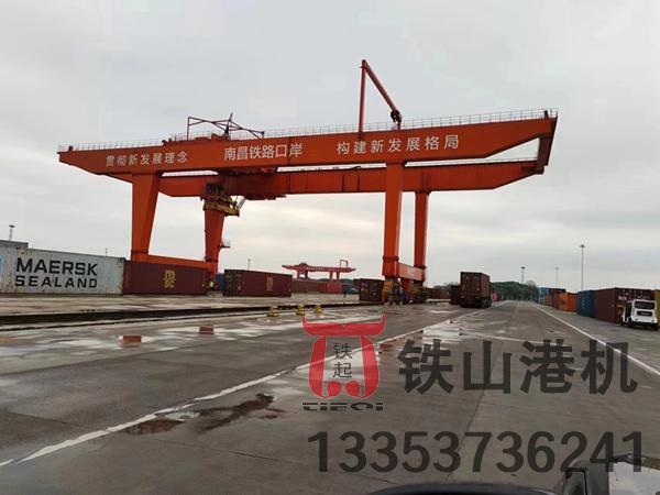 江蘇泰州軌道式集裝箱龍門吊廠家軌道式集裝箱門式起重機可靠性高